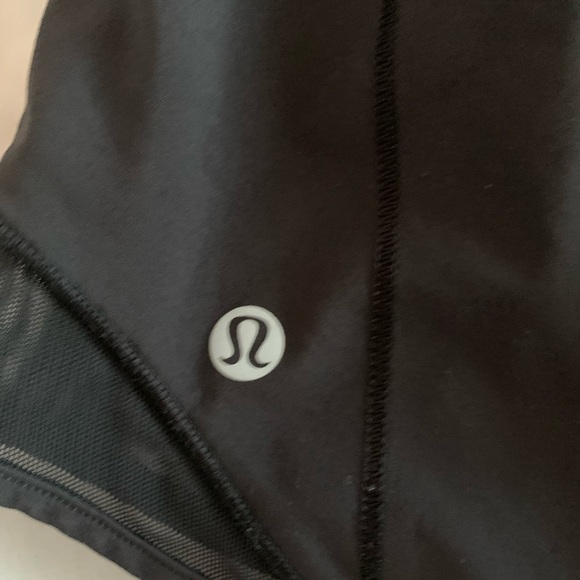 Lululemon Hotty Hot shorts - Picture 5 of 10